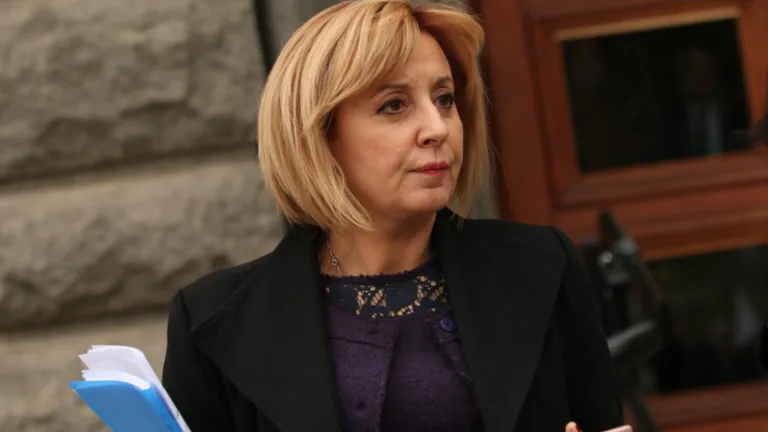 Кафявите „медии“ се размирисаха предизборно